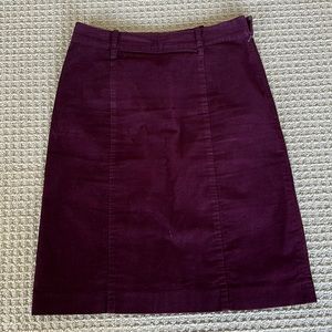 Preowned Jigsaw burgundy skirt size 8 corduroy